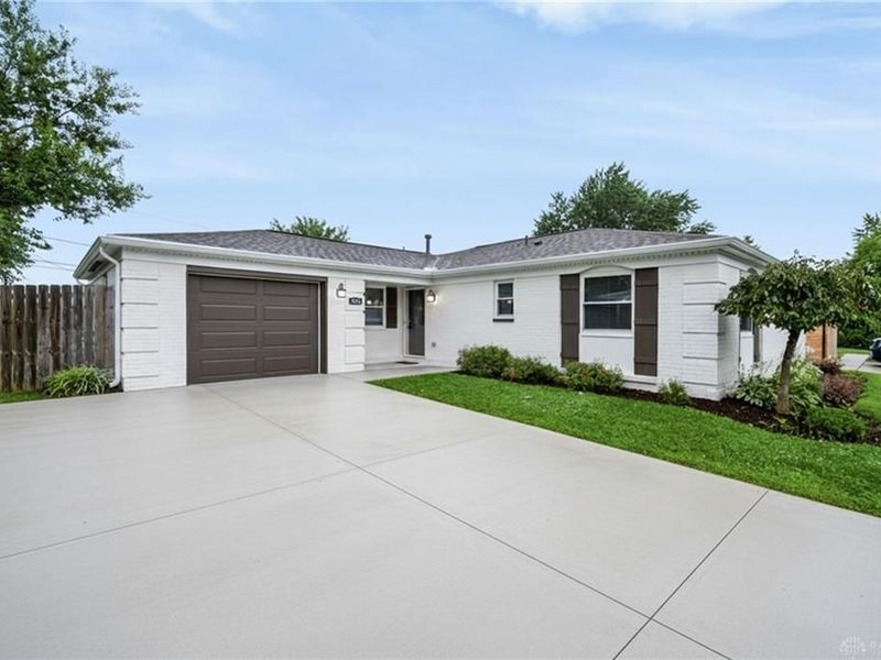 5916 Longford Road, Huber Heights, OH 45424 Photo 2