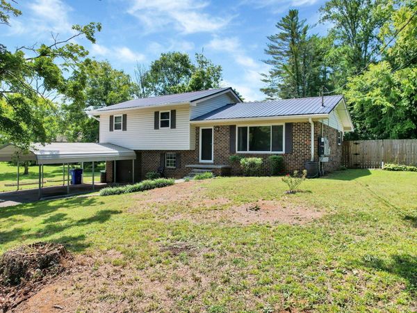 3010 W Lake Drive NW, Cleveland, TN 37312