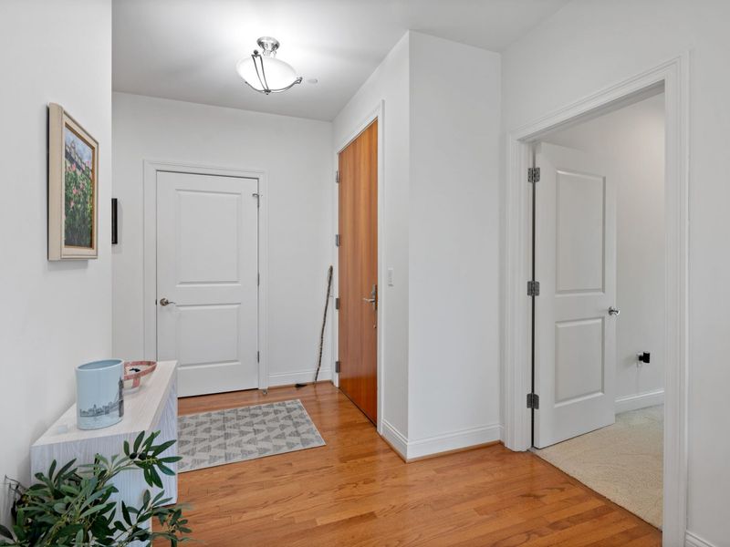 1 Roebling Way, Unit 301, Covington, KY 41011 Photo 3