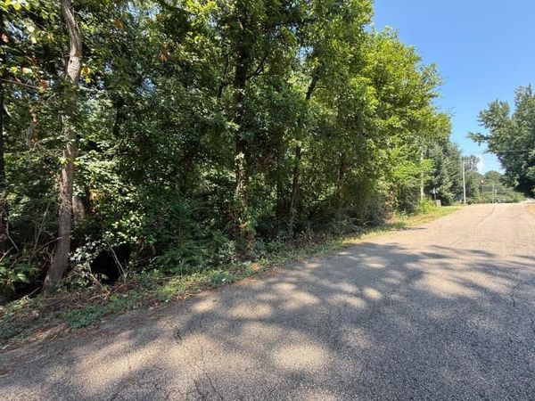 104 Hillsdale Dr., Tupelo, MS 38804