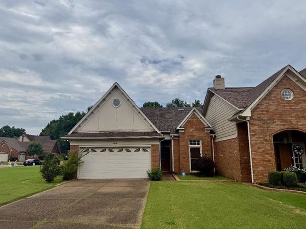 4018 ROLLING GREEN DR, Memphis, TN 38125
