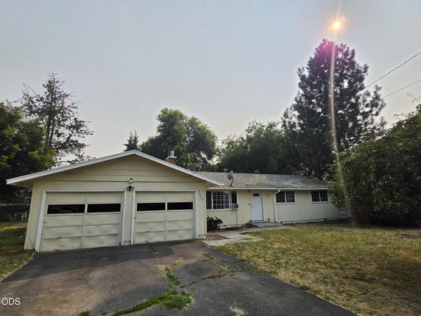 5608 Bel Aire Drive, Klamath Falls, OR 97603