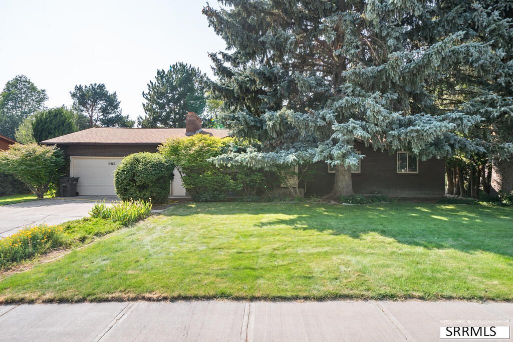 776 Adell Avenue, Idaho Falls, ID 83402 Main Photo