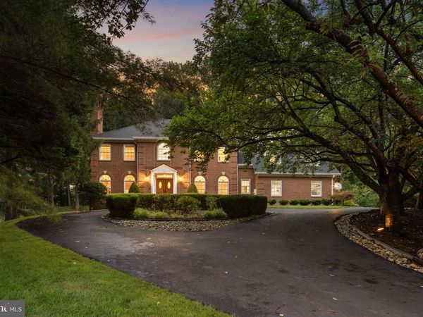 1172 ROBINDALE DRIVE, GREAT FALLS, VA 22066