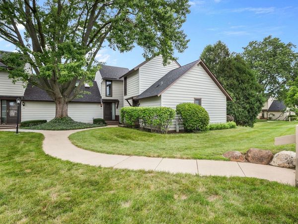 732 Chandler Road , Unit 732, Gurnee, IL 60031