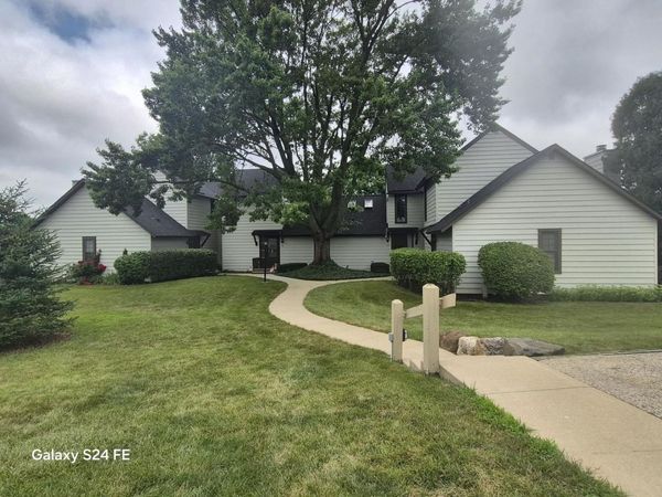 732 Chandler Road , Unit 732, Gurnee, IL 60031
