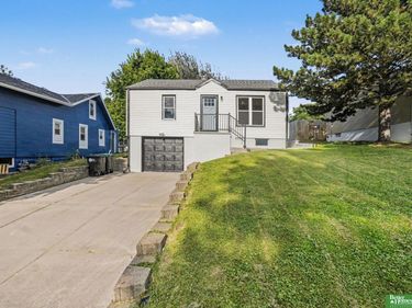 1931 S 49 Street, Omaha, NE 68106