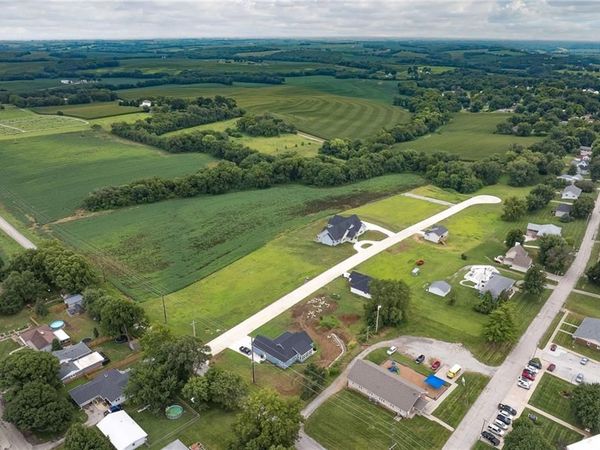1532 Missouri Avenue, Mound City, MO 64470