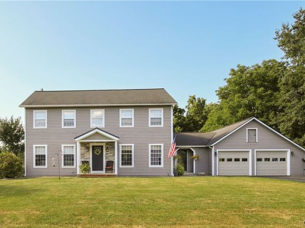 8277 Barksdale Lane , Manlius, NY 13104
