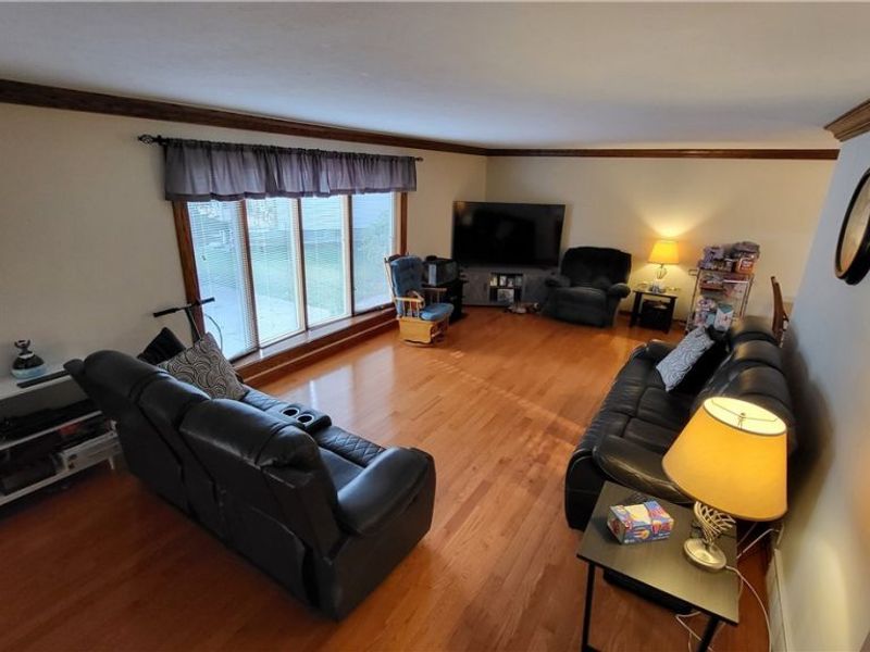 3041 Belmont Drive, Brooklyn Heights, OH 44131 Photo 2