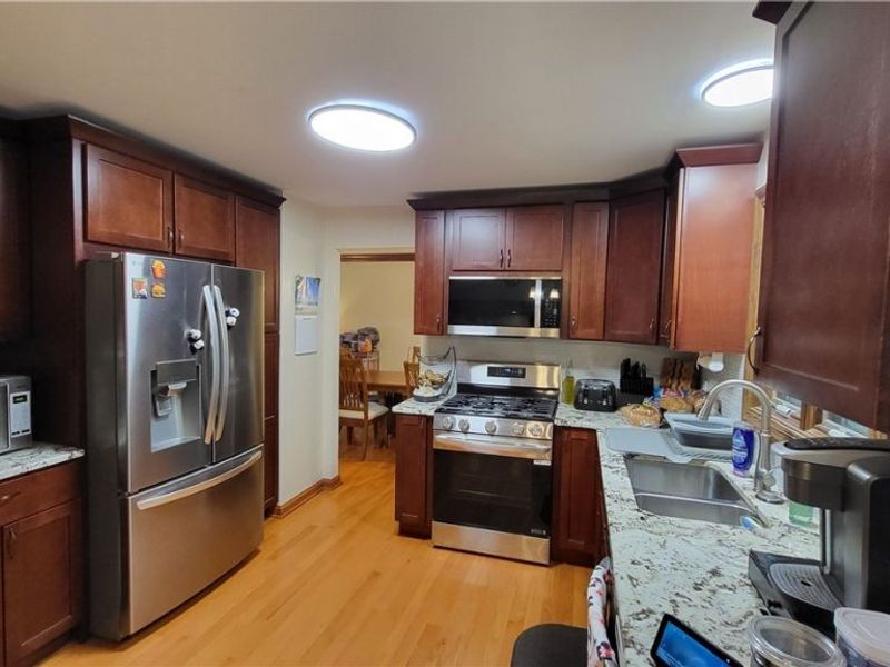 3041 Belmont Drive, Brooklyn Heights, OH 44131 Photo 6