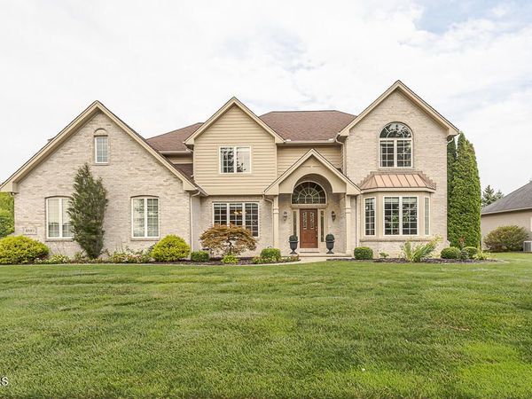 4810 Farm Creek Lane, Sylvania, OH 43560