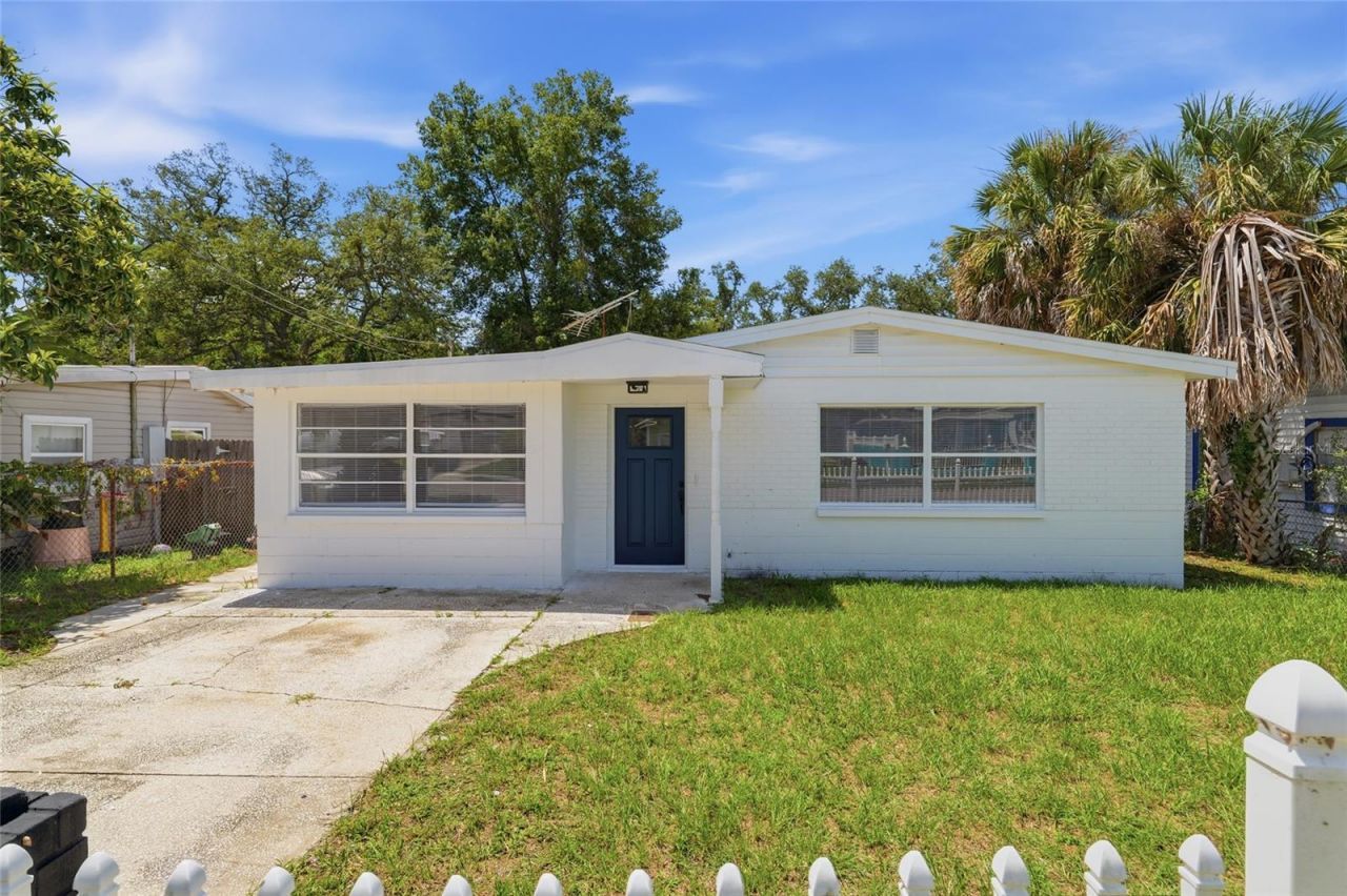 4009 E Powhatan Avenue , Tampa, FL 33610 Main Photo