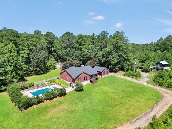 390 Burg Road , Locust Grove, GA 30248