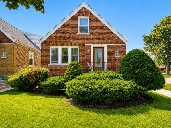 5700 S Meade Avenue, Chicago, IL 60638