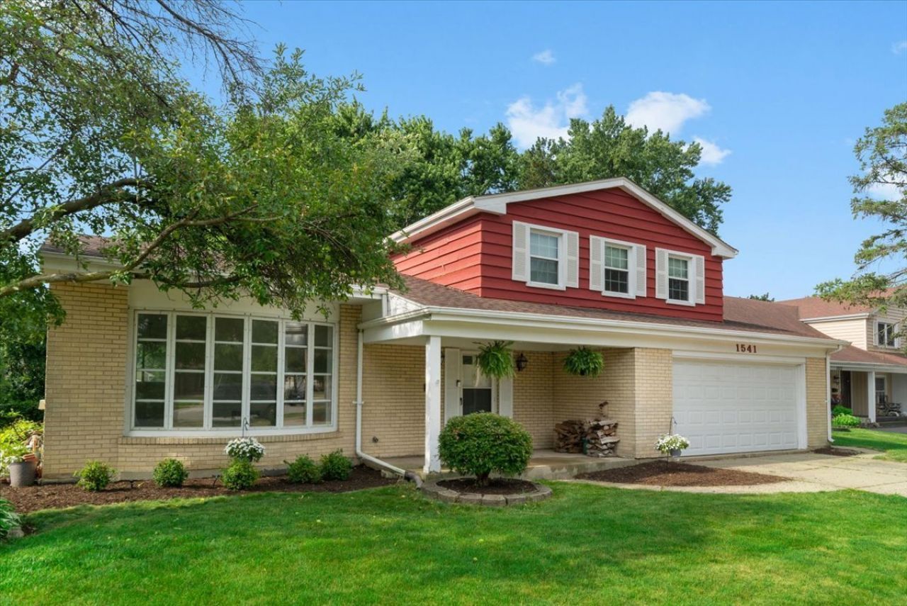 1541 E Lake Louise Drive, Palatine, IL 60074 Main Photo