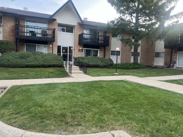 7A Kingery Quarter Drive , Unit 101, Willowbrook, IL 60527