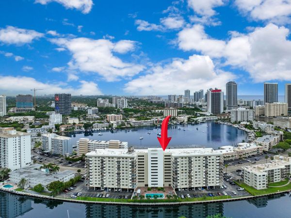 401 Golden Isles Drive, Unit 1014, Hallandale Beach, FL 33009