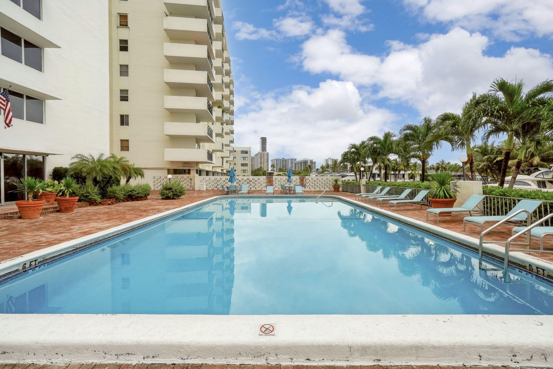401 Golden Isles Drive, Unit 1014, Hallandale Beach, FL 33009 Photo
