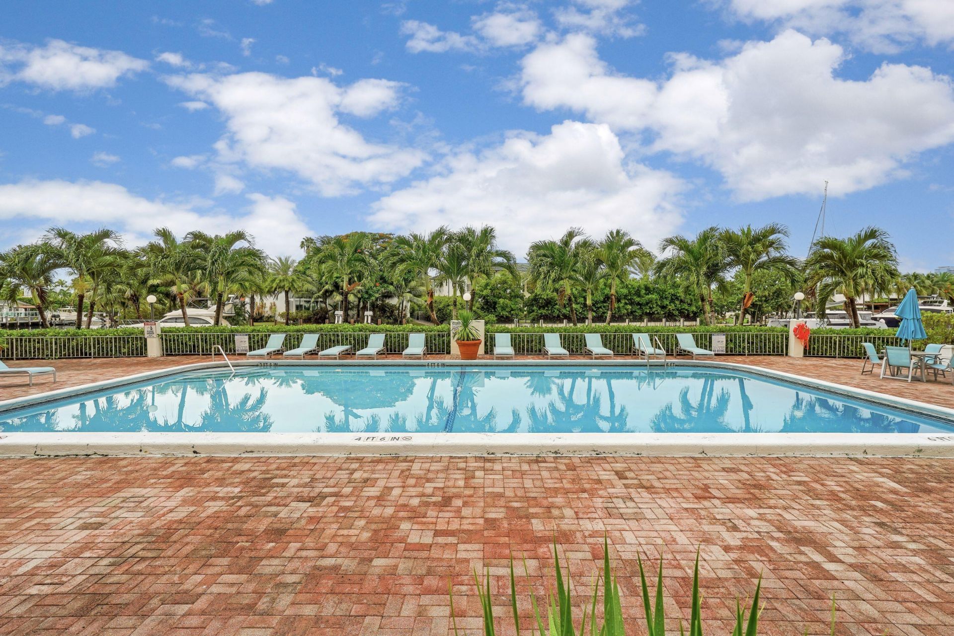 401 Golden Isles Drive, Unit 1014, Hallandale Beach, FL 33009 Photo