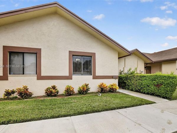 11065 NW 38th Pl , Sunrise, FL 33351