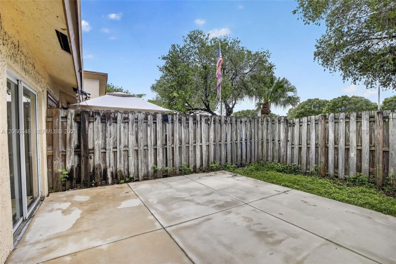 11065 NW 38th Pl , Sunrise, FL 33351 Photo