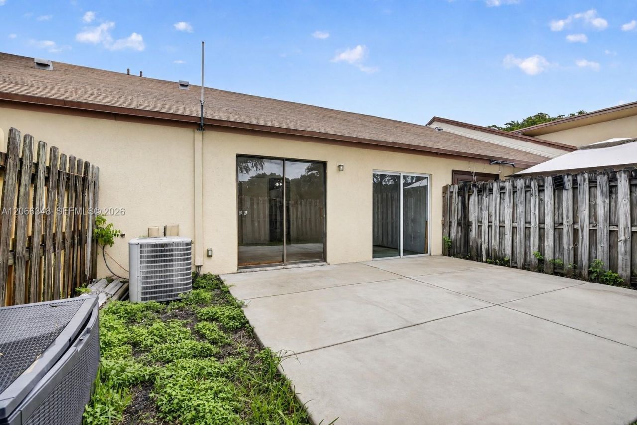 11065 NW 38th Pl , Sunrise, FL 33351 Photo