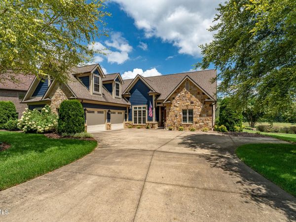 2050 Sawyers Pond Drive, Johnson City, TN 37604