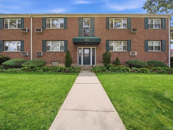985 Fenwood Drive , Unit 3, Valley Stream, NY 11580