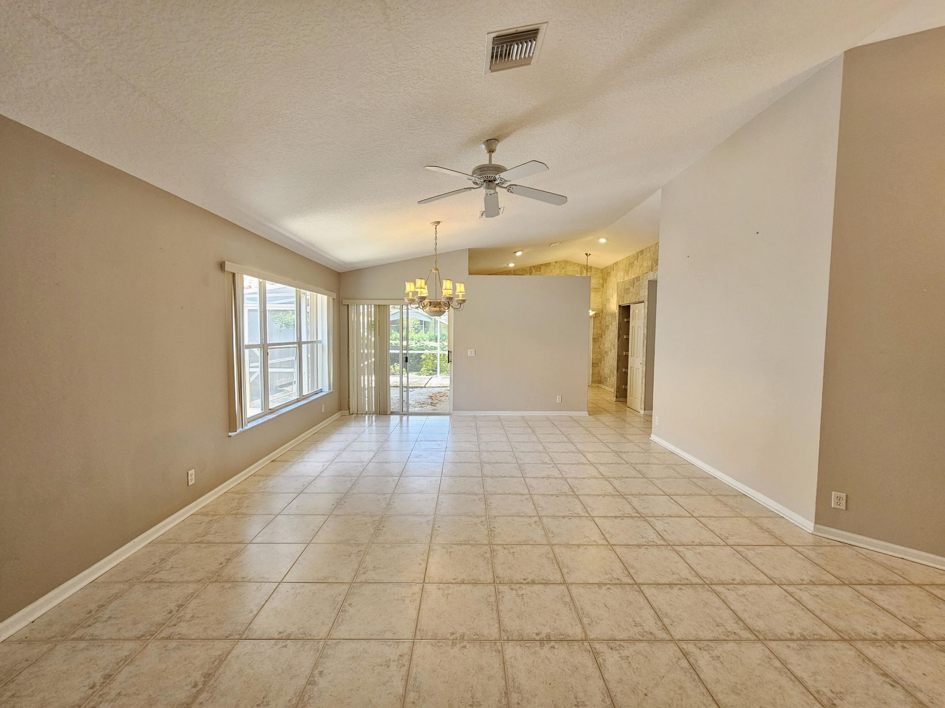 7245 Whitfield Avenue, Boynton Beach, FL 33437 Photo