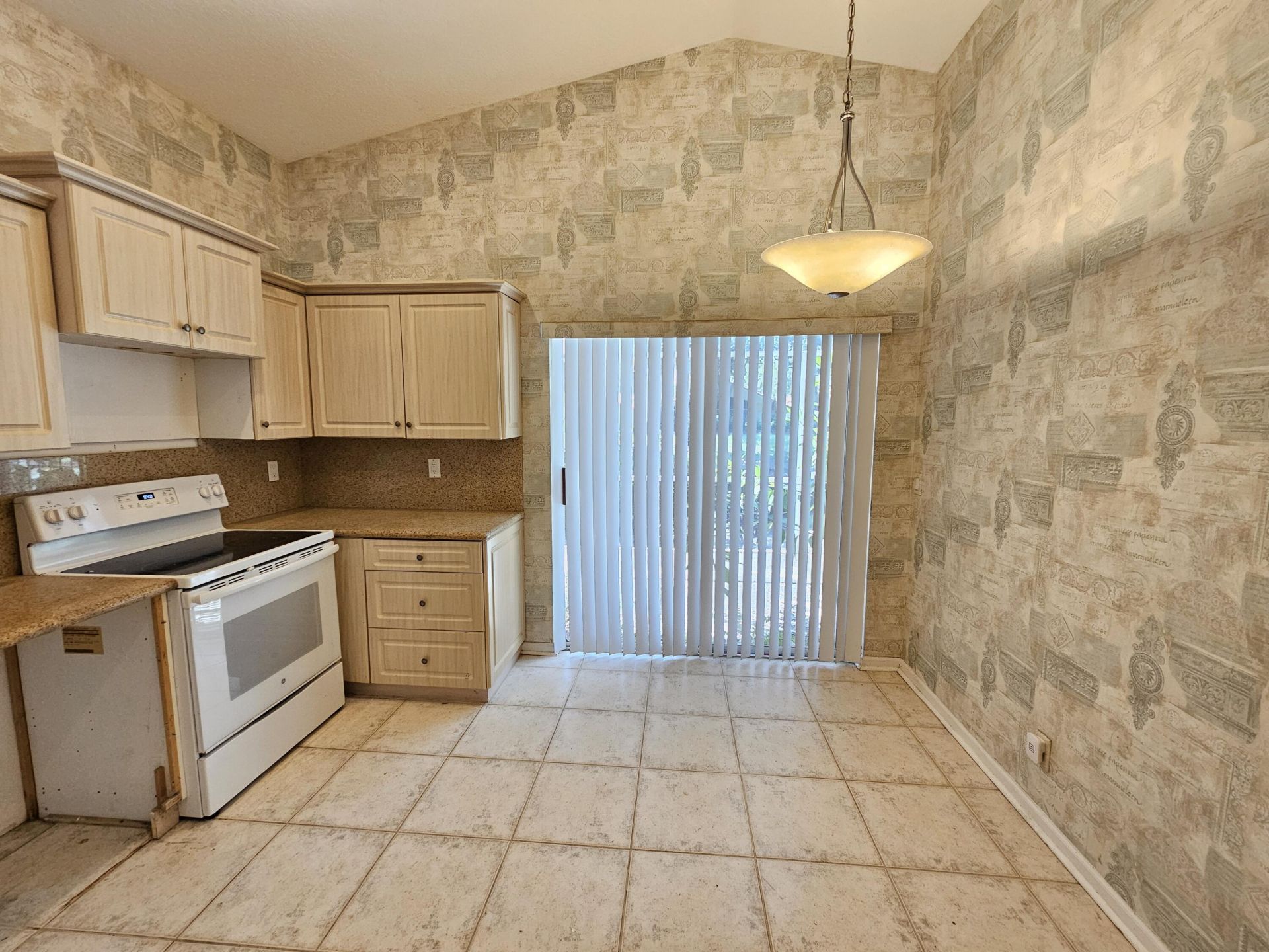 7245 Whitfield Avenue, Boynton Beach, FL 33437 Photo