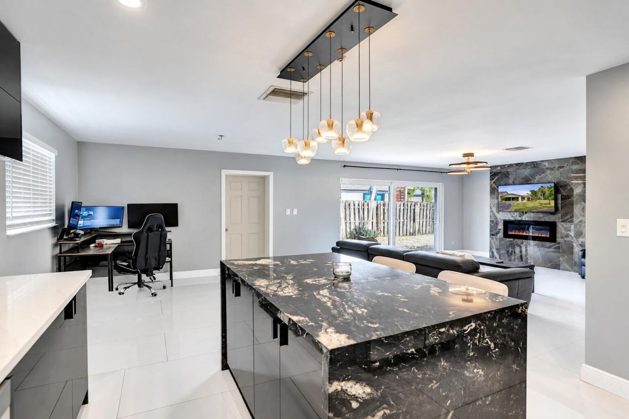 9321 NW 35th Manor, Sunrise, FL 33351 Photo