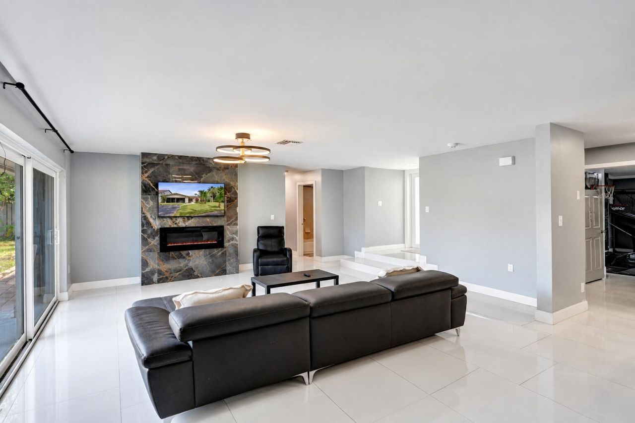 9321 NW 35th Manor, Sunrise, FL 33351 Photo