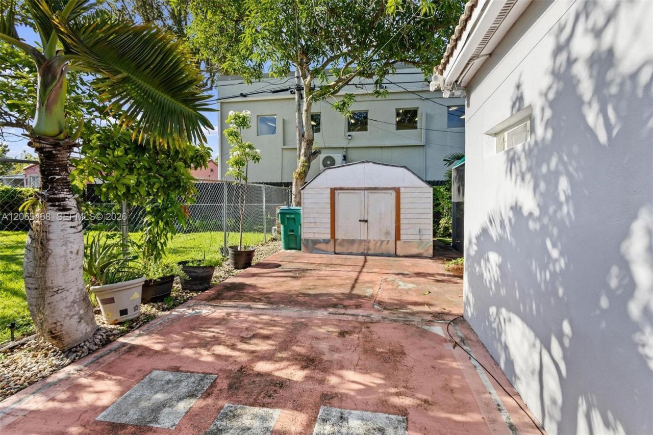 2470 SW 23rd Ave, Miami, FL 33145 Photo