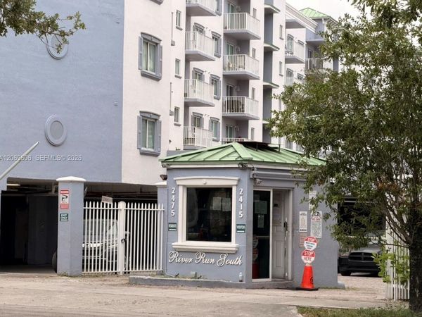 2415 NW 16th St Rd, Unit 207-1, Miami, FL 33125