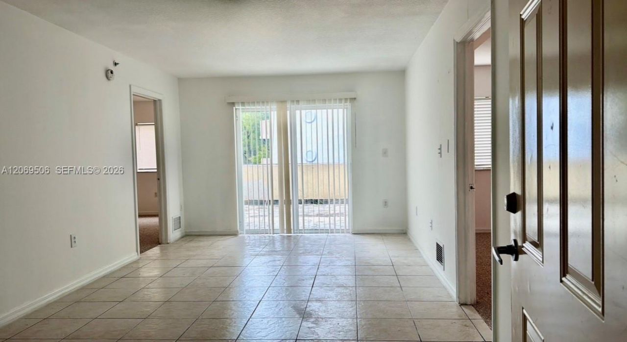 2415 NW 16th St Rd, Unit 207-1, Miami, FL 33125 Photo