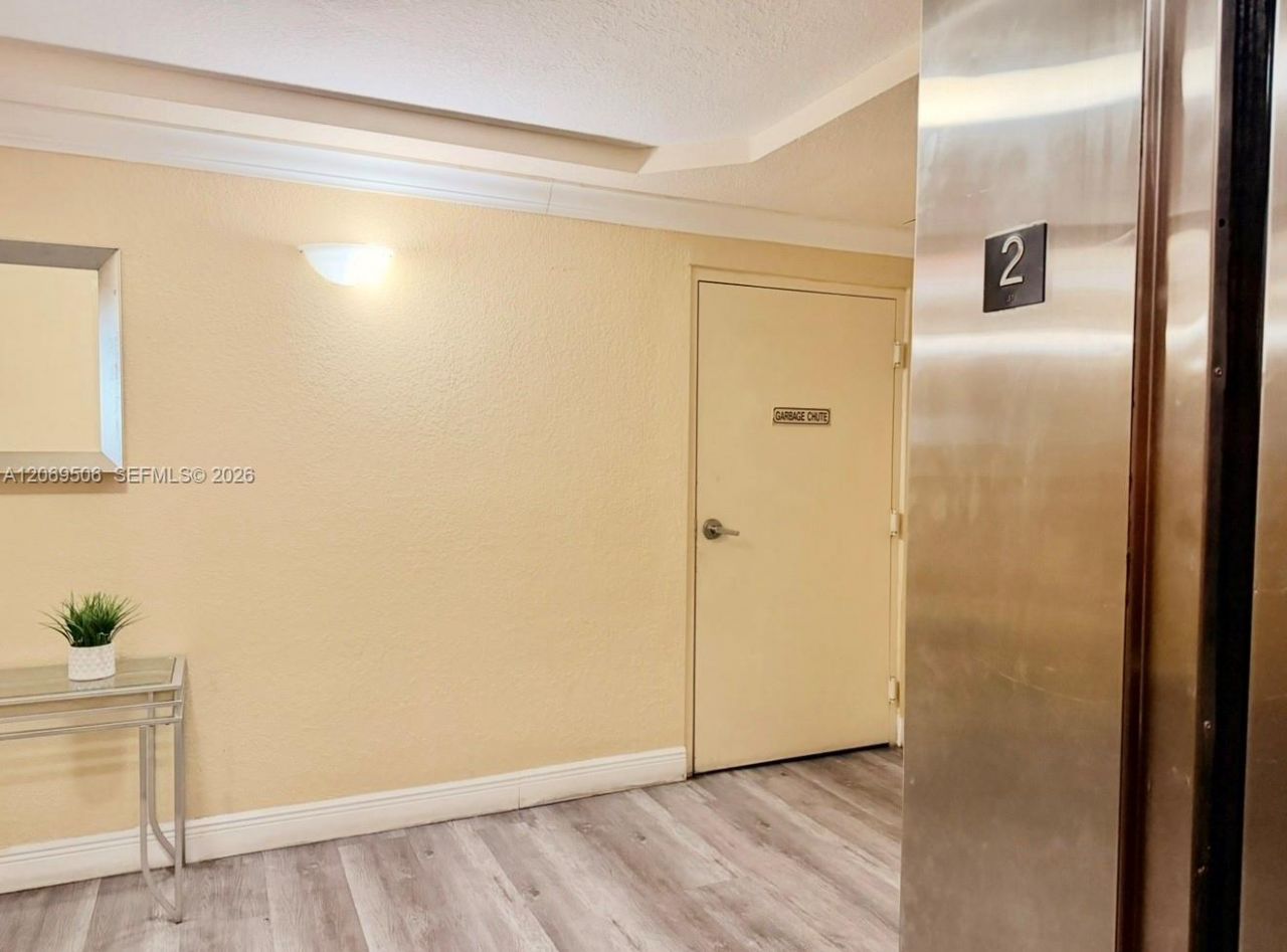 2415 NW 16th St Rd, Unit 207-1, Miami, FL 33125 Photo