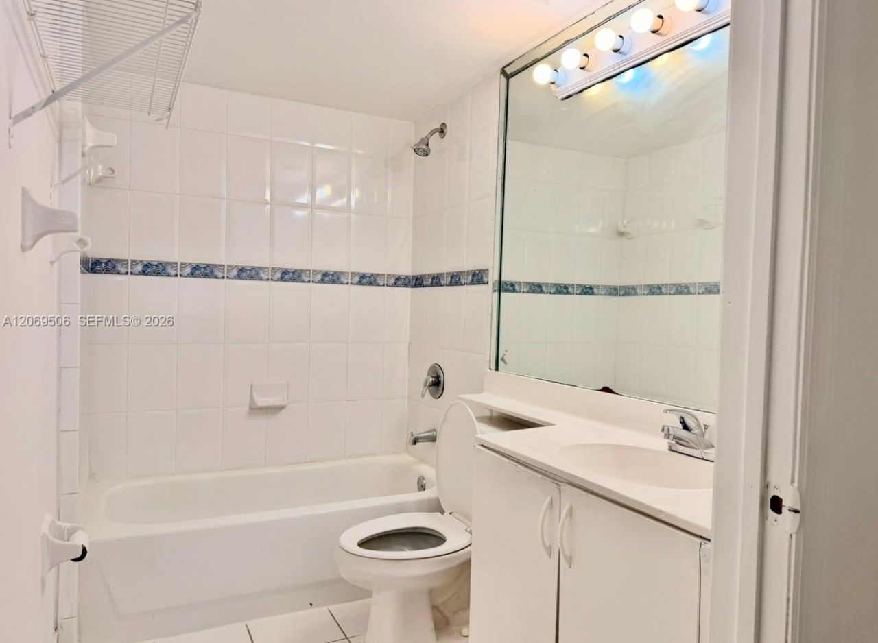 2415 NW 16th St Rd, Unit 207-1, Miami, FL 33125 Photo