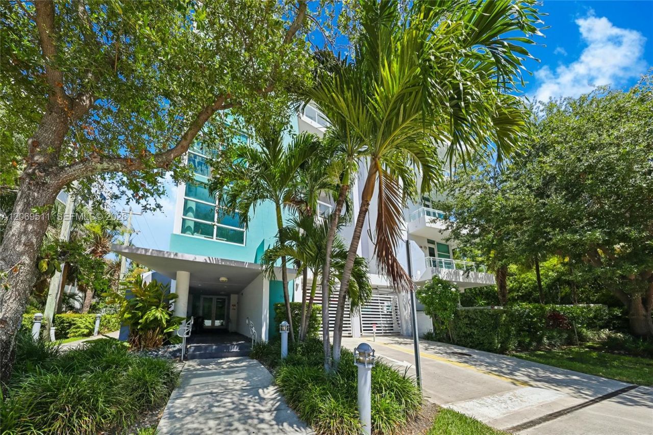 2020 Prairie Ave, Unit 302, Miami Beach, FL 33139 Photo