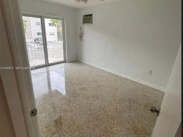 1380 SW 2nd St , Unit 5, Miami, FL 33135