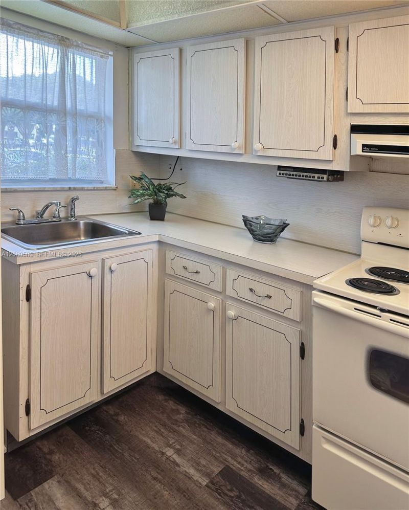 8881 Sunrise Lakes Blvd , Unit 108, Sunrise, FL 33322 Photo