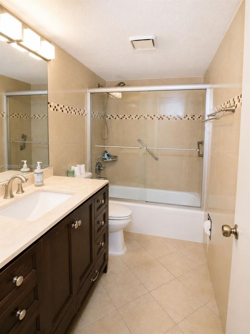 6700 Cypress Rd , Unit 507, Plantation, FL 33317 Photo