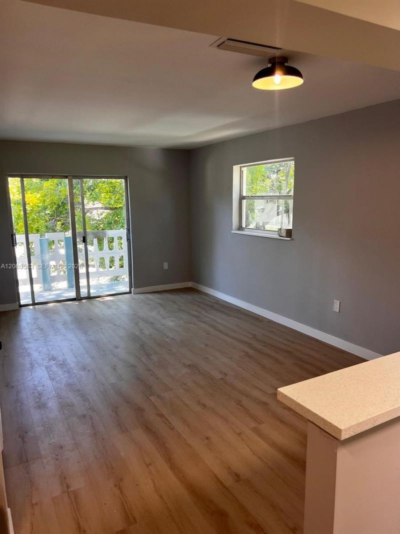 7820 NE Bayshore Ct, Unit 208, Miami, FL 33138 Photo
