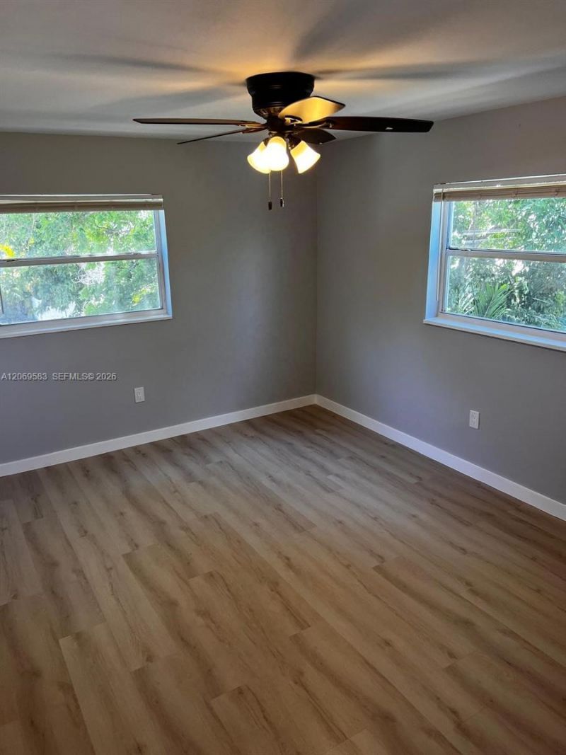 7820 NE Bayshore Ct, Unit 208, Miami, FL 33138 Photo