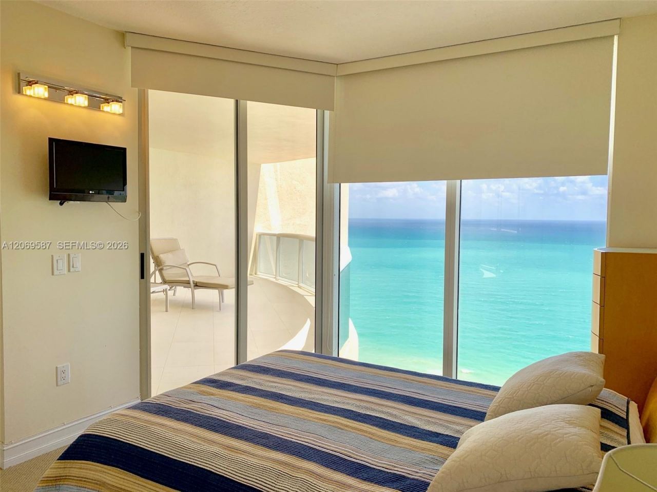 17555 Collins Ave , Unit 3202, Sunny Isles Beach, FL 33160 Photo