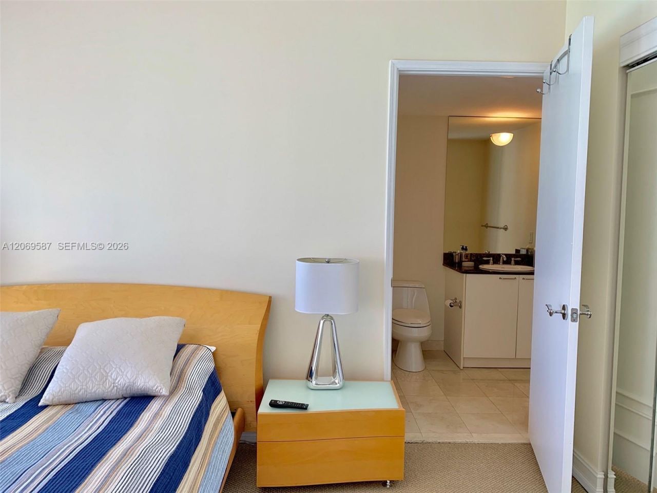 17555 Collins Ave , Unit 3202, Sunny Isles Beach, FL 33160 Photo