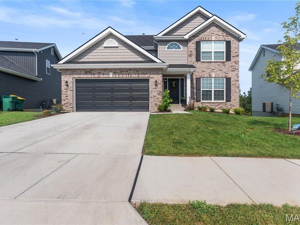 1547 Winding Meadows, Fenton, MO 63026