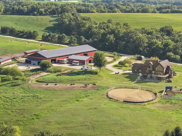 N8594 Hay Hollow Road, Blanchardville, WI 53516