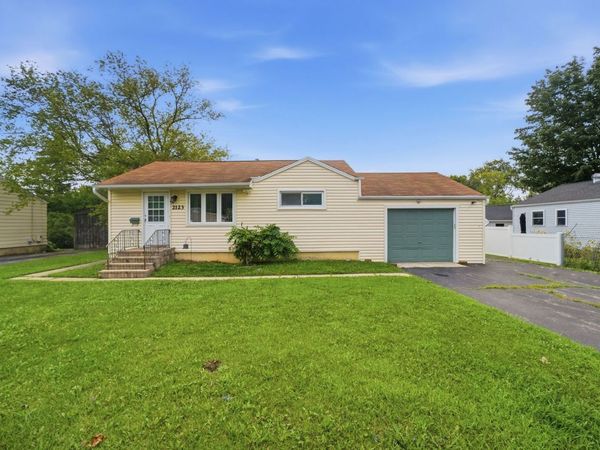 2123 N Mcaree Road , Waukegan, IL 60087