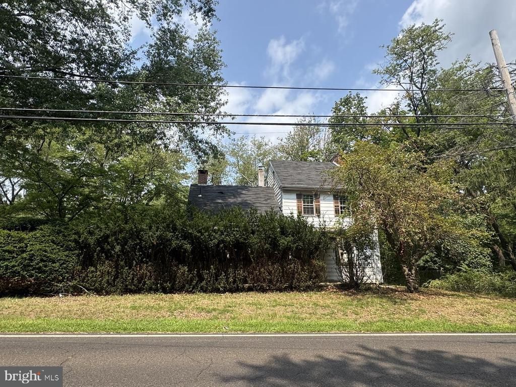 1354 OXFORD VALLEY ROAD, YARDLEY, PA 19067